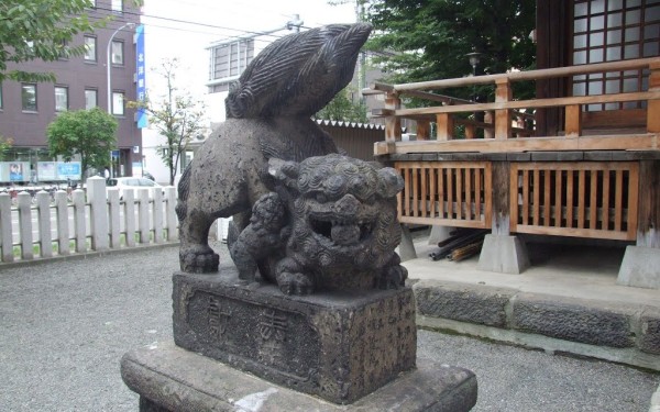 北海道神宮頓宮　狛犬